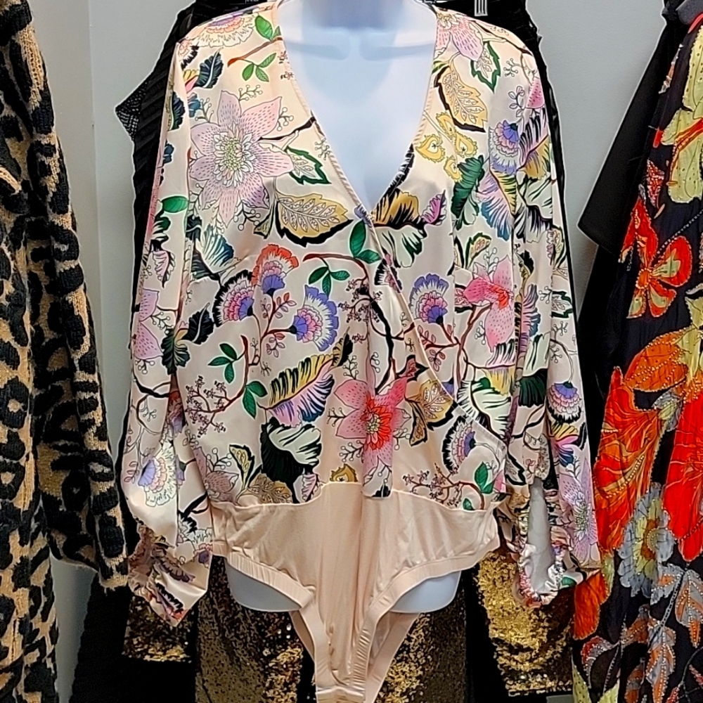 Gently Worn Eloquii Plus Size 18 Bodysuit!